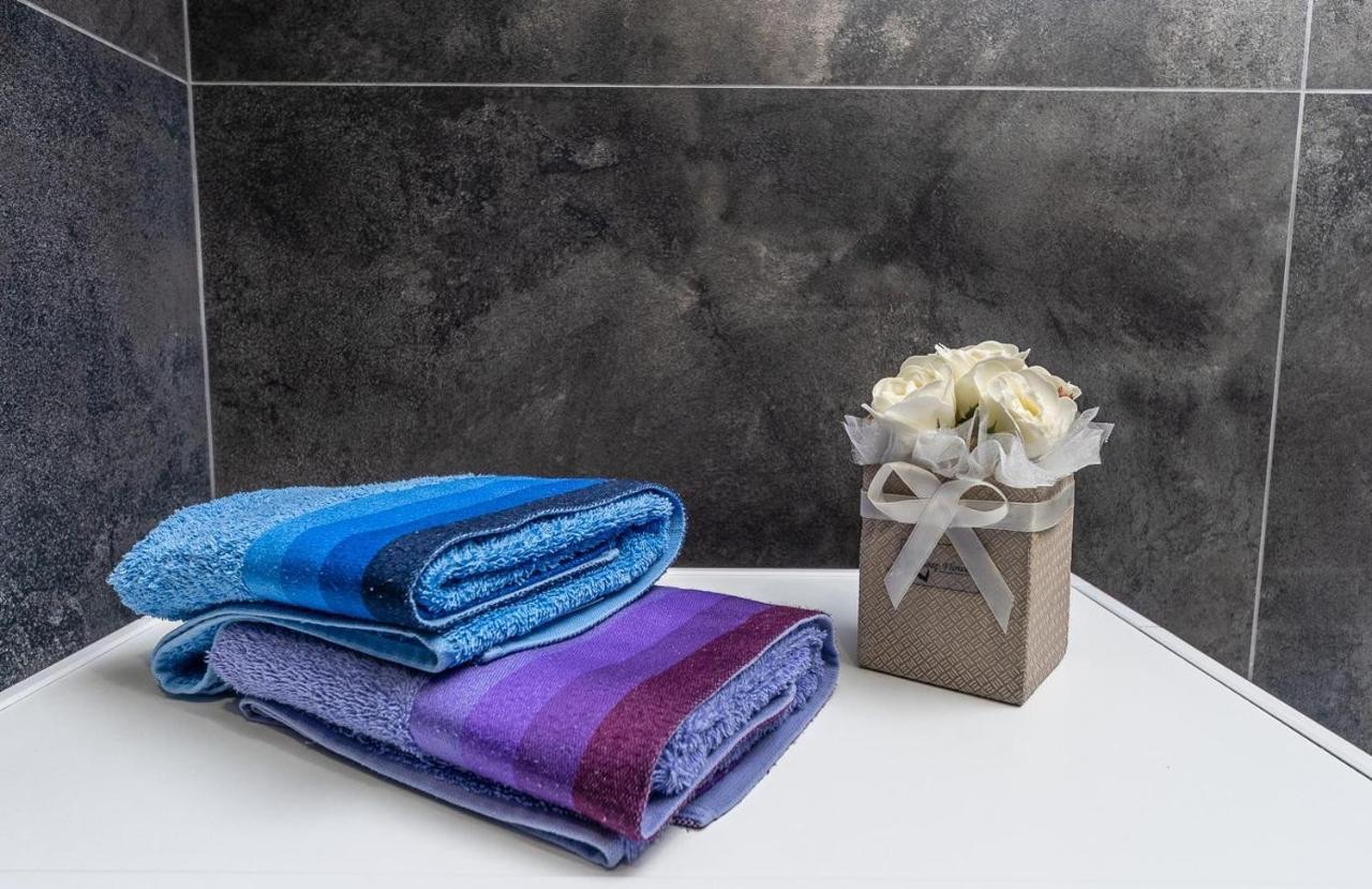 Luxury Apartments Smartplaza Obolon Metro Minskai Kiev Ngoại thất bức ảnh