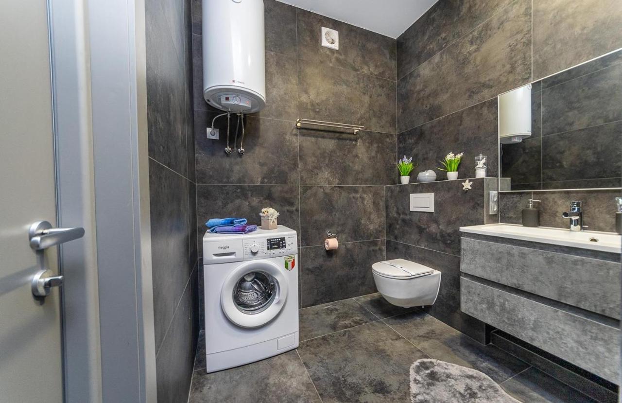 Luxury Apartments Smartplaza Obolon Metro Minskai Kiev Ngoại thất bức ảnh