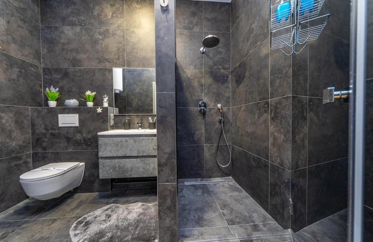 Luxury Apartments Smartplaza Obolon Metro Minskai Kiev Ngoại thất bức ảnh